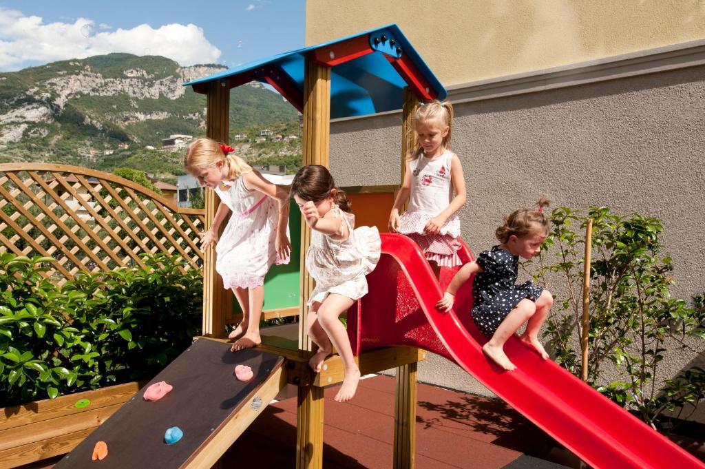 Residence Maroadi Torbole Sul Garda Buitenkant foto