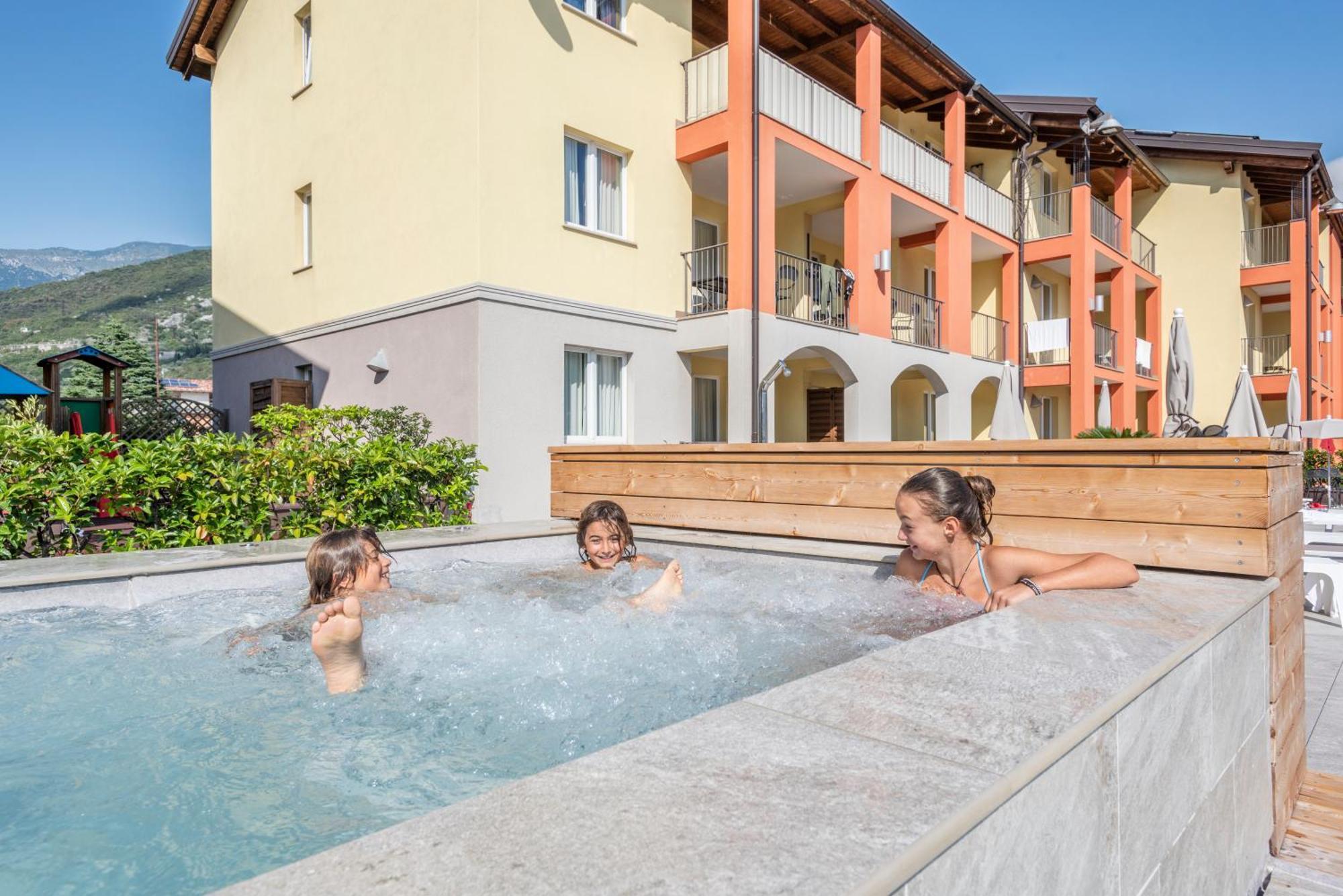 Residence Maroadi Torbole Sul Garda Buitenkant foto